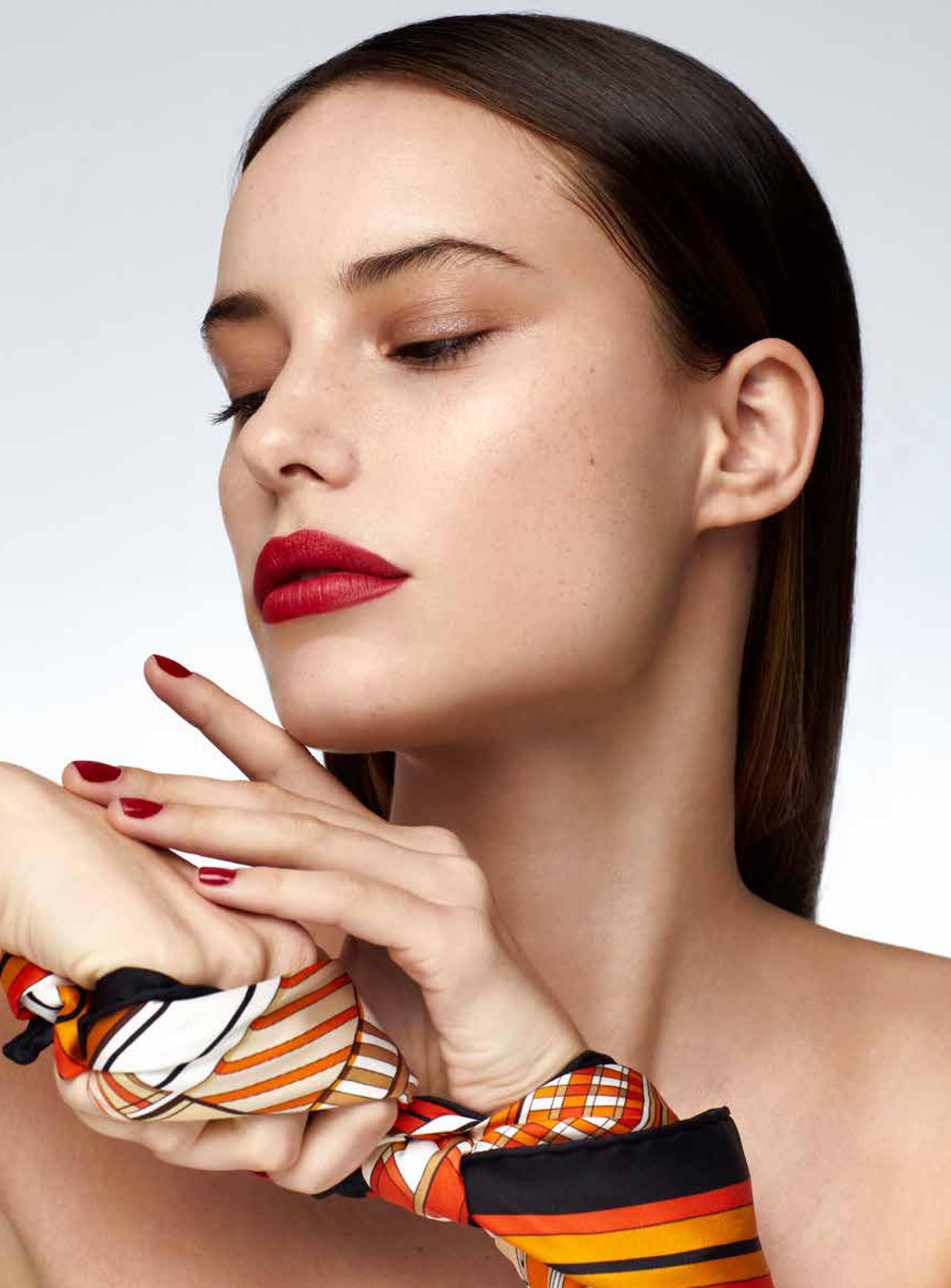 HERMES for EMIRATES WOMEN by WAUGHAN TREYVELLAN