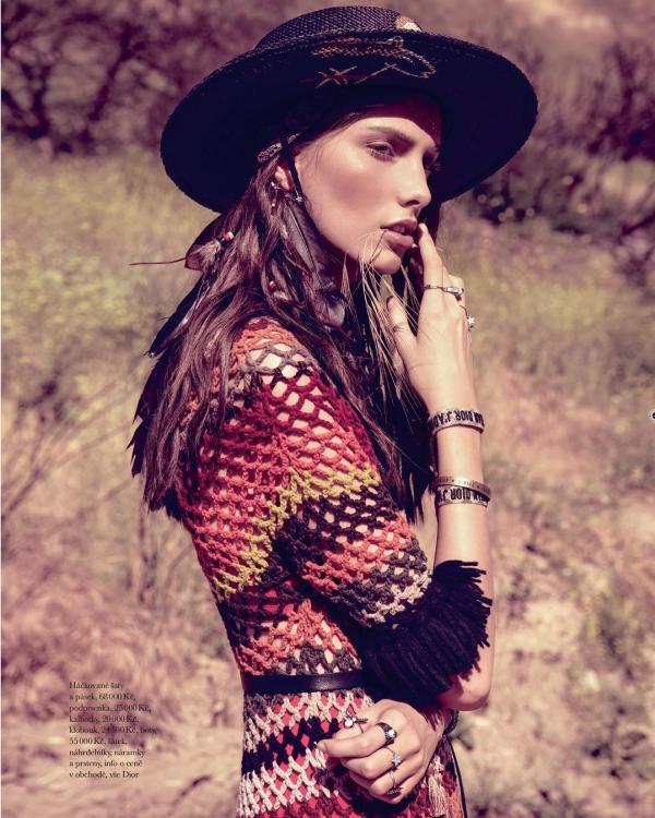 ELLE CZEC DEC 2017 by RENE ANDRADEK