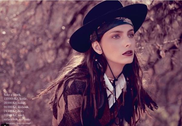 ELLE CZEC DEC 2017 by RENE ANDRADEK