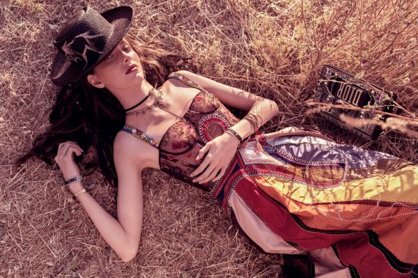 ELLE CZEC DEC 2017 by RENE ANDRADEK