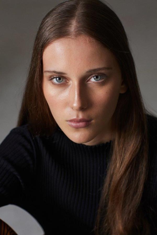 PORTRAIT by HENRIQUE FALCI